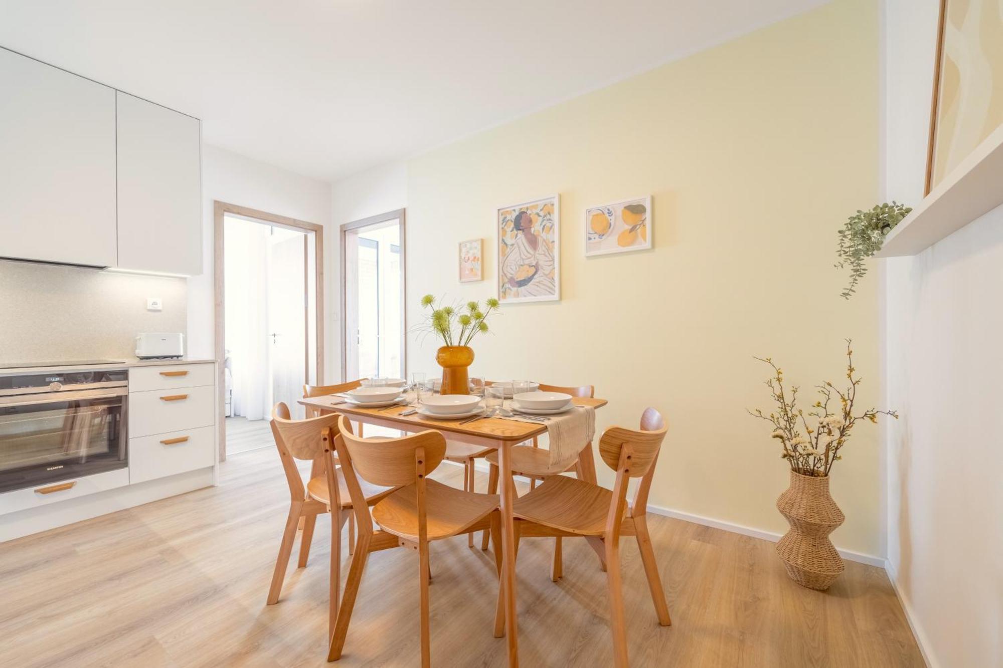 Bright 2Br - 5Th Floor, Balcony, Free Parking By Gravity Prague, Prague